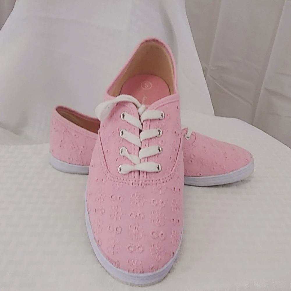 American Eagle Womens Size 5 Sneakers Shoes PInk